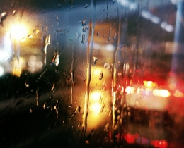 雨夜（手机）